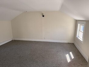 33 South St in Enfield, CT - Building Photo - Building Photo