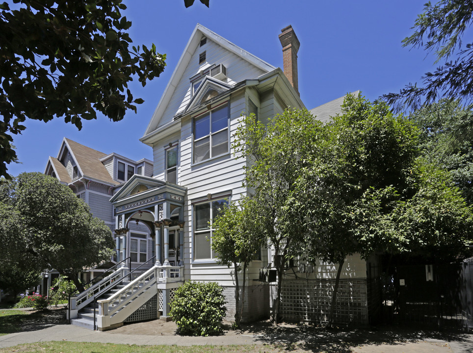 1725 P St in Sacramento, CA - Foto de edificio