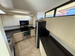 3892 Victoria Dr in West Palm Beach, FL - Building Photo - Building Photo