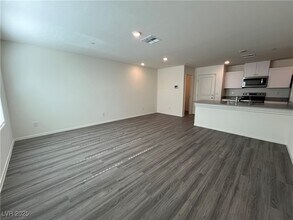 1903 Viola Vis St in Henderson, NV - Building Photo - Building Photo
