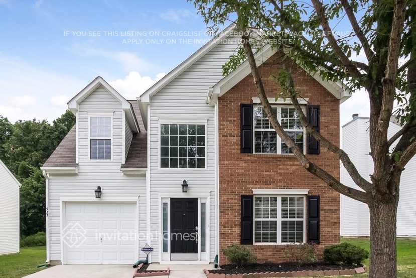 537 Moss Stream Ln in Charlotte, NC - Building Photo