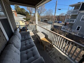 211 Holland St in Somerville, MA - Building Photo - Building Photo