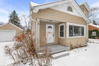 7618 Sylvan St in Shelby Township, MI - Building Photo - Building Photo