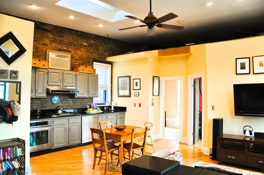 163 14th St, Unit 7 in Hoboken, NJ - Building Photo