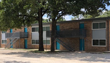 Creekside Apartments in Bridgeport, TX - Building Photo - Building Photo