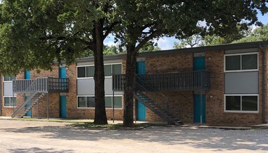 Creekside Apartments in Bridgeport, TX - Foto de edificio - Building Photo