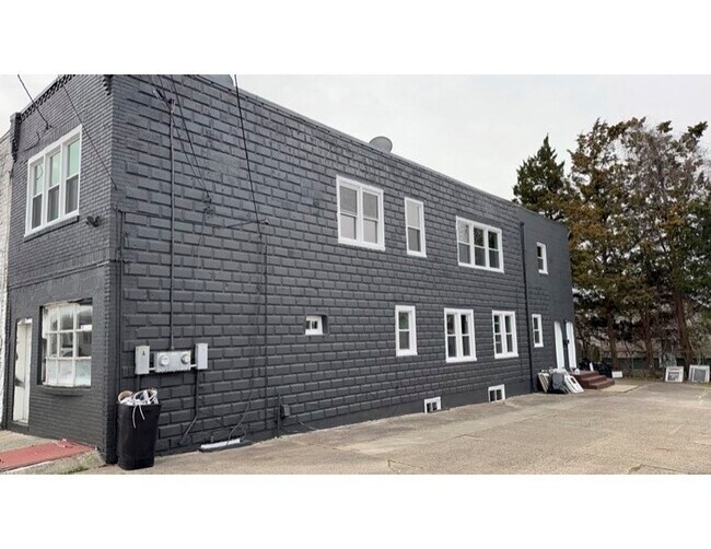 2225 Cove Rd in Pennsauken, NJ - Building Photo - Building Photo