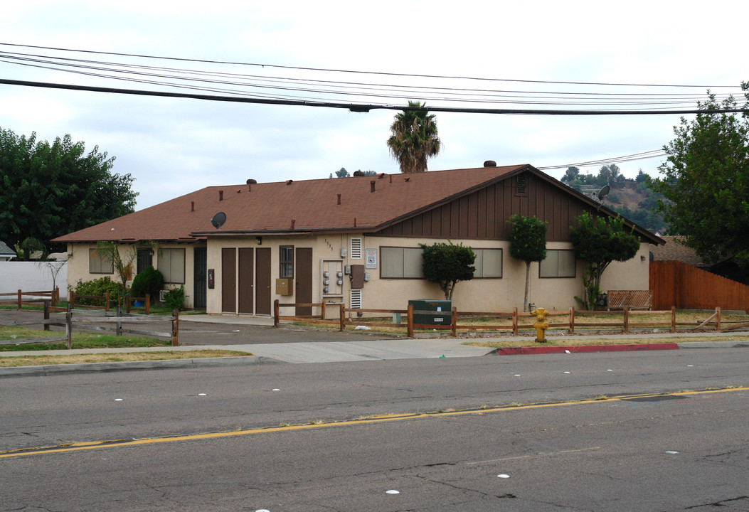 1593-1597 Washington Ave in El Cajon, CA - Building Photo