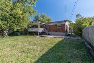 3776 Feather Ln in Elsmere, KY - Foto de edificio - Building Photo