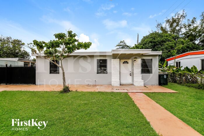 12620 NW 15th Ave in North Miami, FL - Building Photo