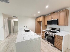 517 S Mountain View Dr in Palm Springs, CA - Building Photo - Building Photo