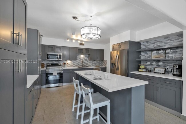 1031 NE Little River Dr in Miami, FL - Building Photo - Building Photo