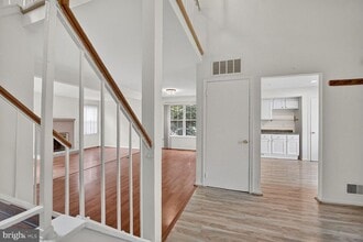 14345 Jacob Ln in Centreville, VA - Building Photo - Building Photo