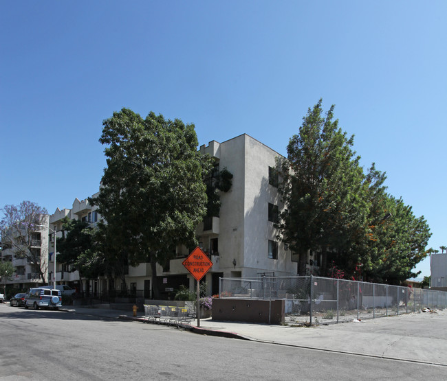 Royal Cedros in Panorama City, CA - Building Photo - Building Photo