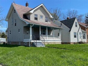 5103 Philip Ave in Maple Heights, OH - Building Photo - Building Photo