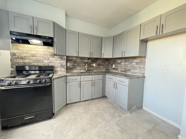 235 Martin Luther King Jr Dr, Unit 3