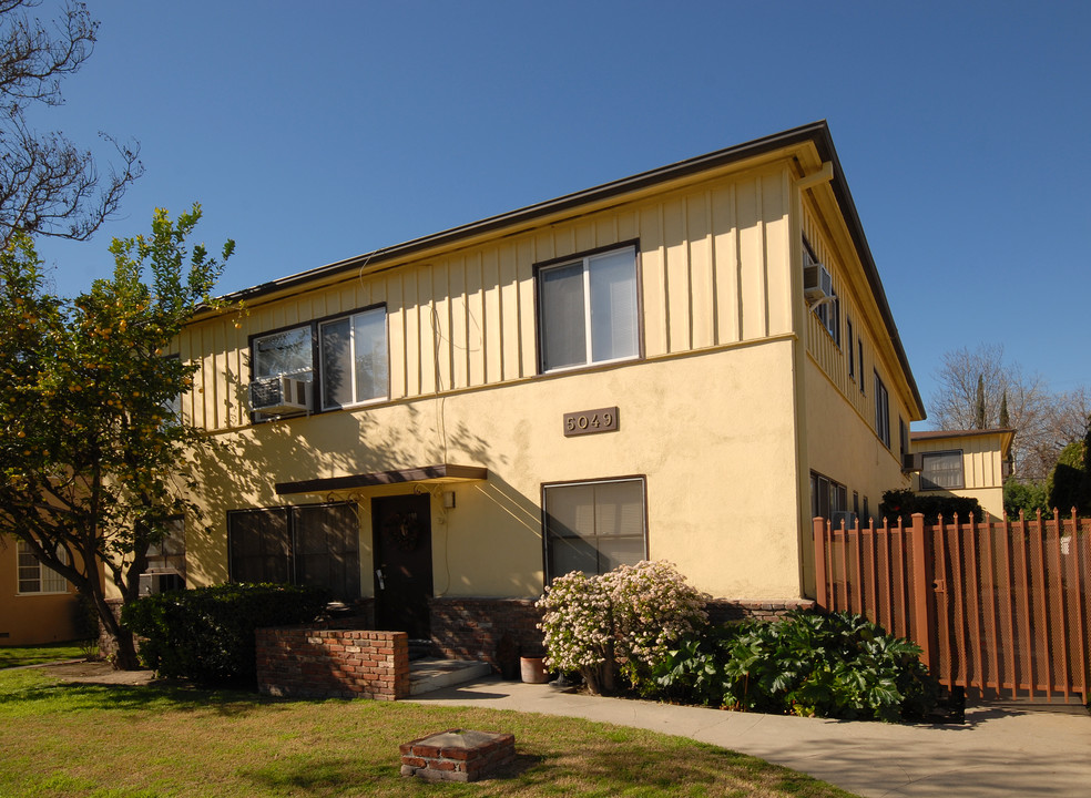 5049 Laurel Canyon Blvd in North Hollywood, CA - Building Photo