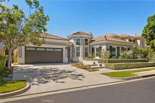 58 Victoria in Newport Beach, CA - Building Photo