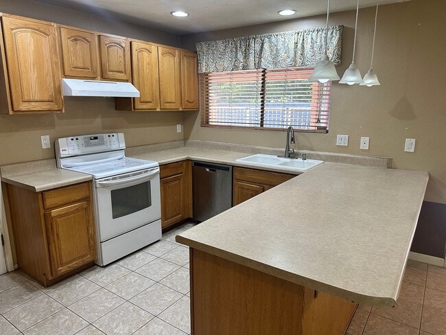 property at 1746 S Yale