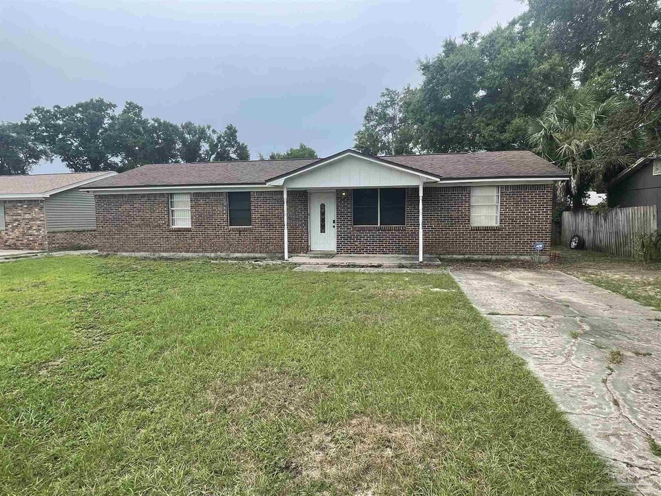 205 Marine Dr in Pensacola, FL - Building Photo