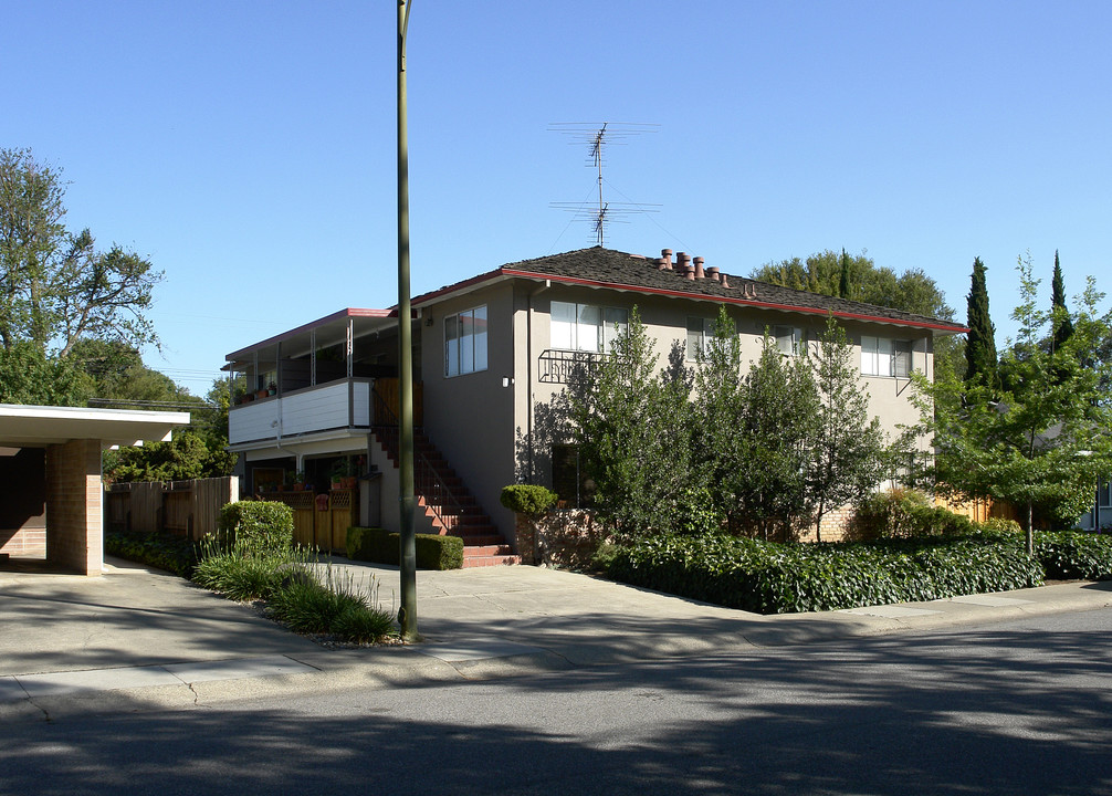 416 Waverley St in Menlo Park, CA - Building Photo