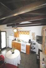 1402 S Weymouth Ave, Unit Guest Suite Utilities Inc in Los Angeles, CA - Building Photo - Building Photo