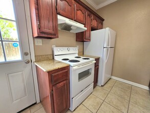 3013 Treasure Haven Dr, Unit A in Harlingen, TX - Foto de edificio - Building Photo