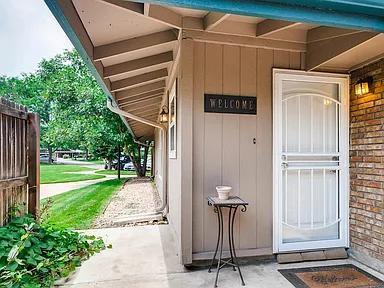 5904 S Willow Way in Greenwood Village, CO - Building Photo - Building Photo