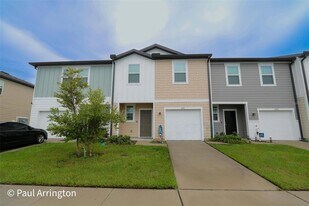 6371 Kay Morgan Ln in Gibsonton, FL - Building Photo