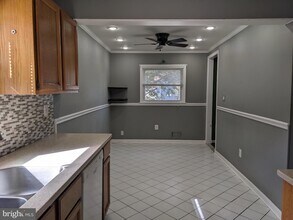 137 Holden Dr, Unit 7101 in Manassas Park, VA - Building Photo - Building Photo