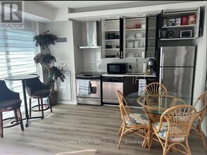 2221-165 Legion Rd N in Toronto, ON - Building Photo - Building Photo