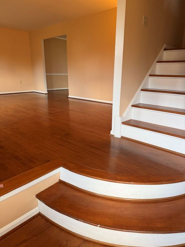 7818 Attleboro Dr in Springfield, VA - Foto de edificio - Building Photo