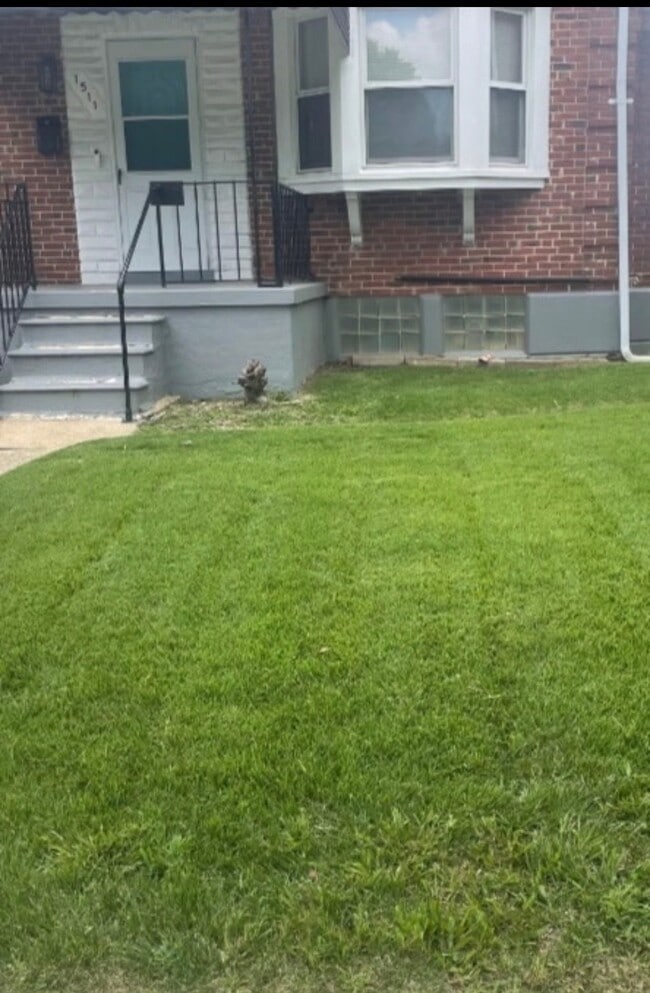 property at 1511 Woodbourne Ave