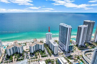 3951 S Ocean Dr in Hollywood, FL - Building Photo - Building Photo