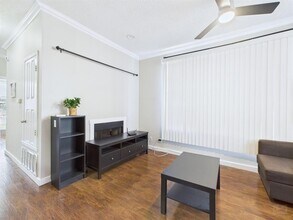 2300 Leon St in Austin, TX - Building Photo - Building Photo