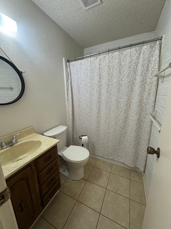 2412 Asbury St in Brownwood, TX - Building Photo - Building Photo