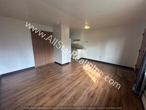 433 E Dowling Rd in Anchorage, AK - Building Photo - Building Photo