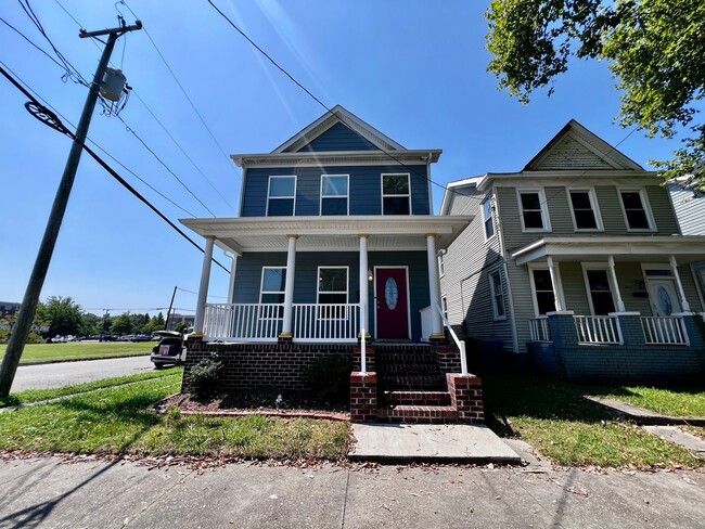 1901 High St