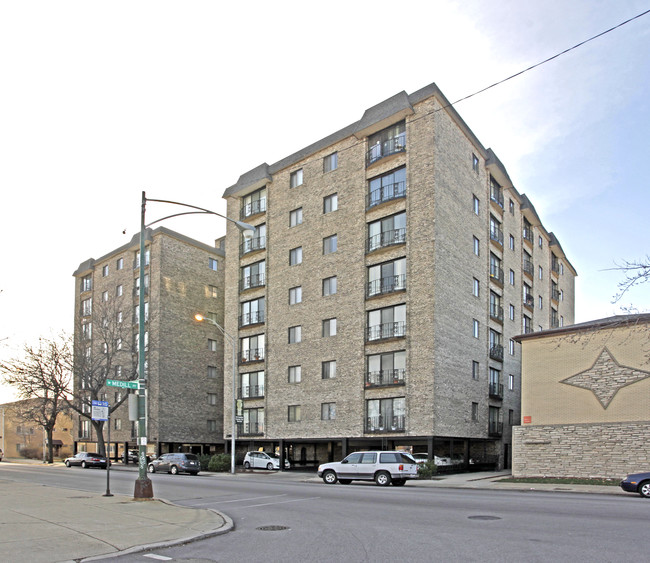 Donato Towers in Elmwood Park, IL - Building Photo - Building Photo