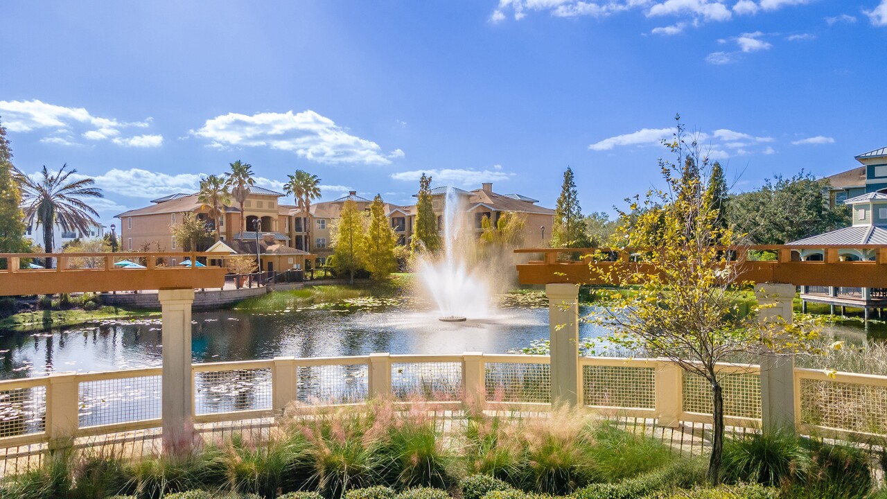 Fountains at Falkenburg in Tampa, FL - Building Photo