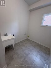 60 Baycroft Blvd in Essa, ON - Building Photo - Building Photo