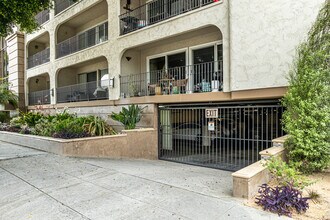 Casa Grande in Long Beach, CA - Building Photo - Building Photo