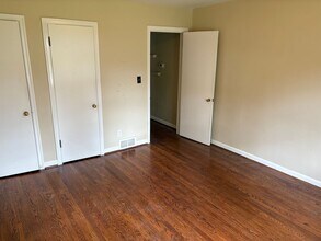 305 Tyne Rd in Louisville, KY - Building Photo - Building Photo