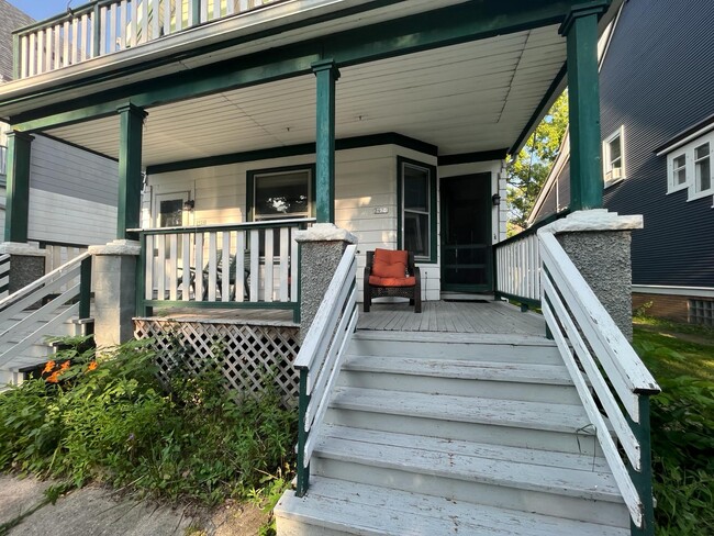 2926 N Cramer St, Unit Upper