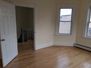 22 Leland St, Unit 3 in Somerville, MA - Building Photo - Building Photo