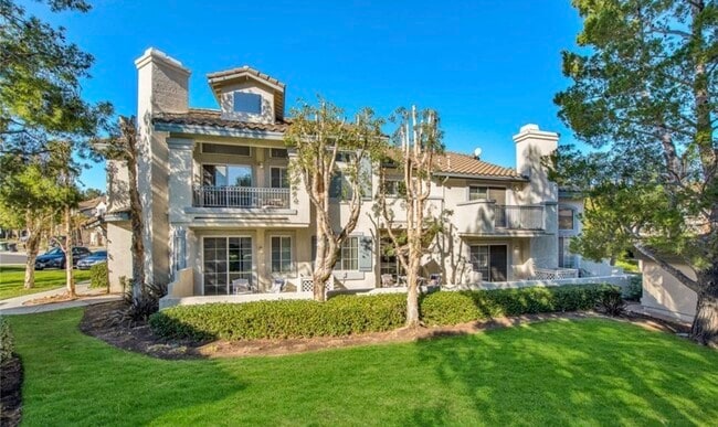 8028 E Far Canyon Way in Anaheim, CA - Building Photo - Building Photo