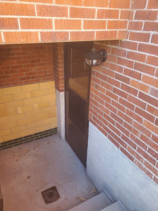 708 W 1st Ave in Cheyenne, WY - Foto de edificio - Building Photo