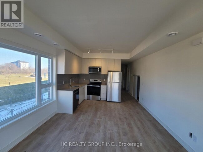 16 Melbourne Ave in St Catharines, ON - Building Photo - Building Photo