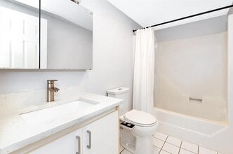 500 Salem St, Unit 604 in Medford, MA - Foto de edificio - Building Photo