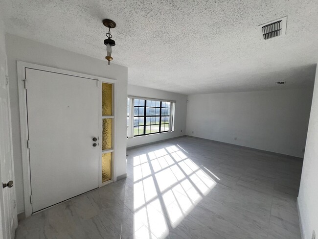 31 Blare Dr in Palm Coast, FL - Building Photo - Building Photo